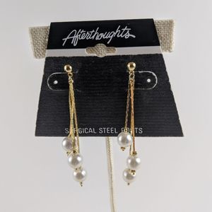 🖤3 for 25🖤Gold Tone Triple Dangle Pearl Earrings